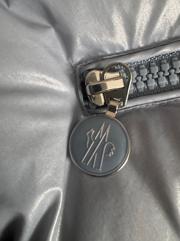 کاپشن زنانه برند Moncler