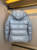 کاپشن زنانه برند Moncler