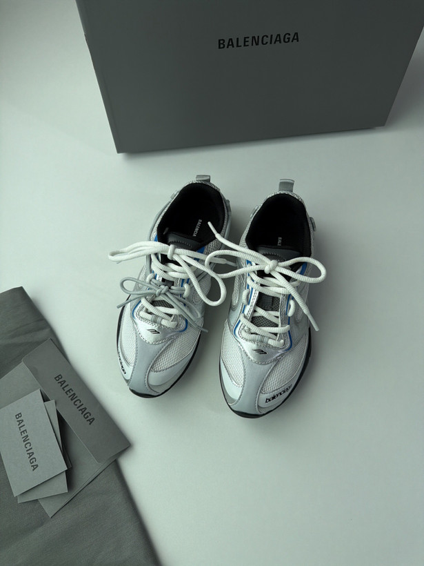 اسنیکر برند Balenciaga مدل Radar 2026