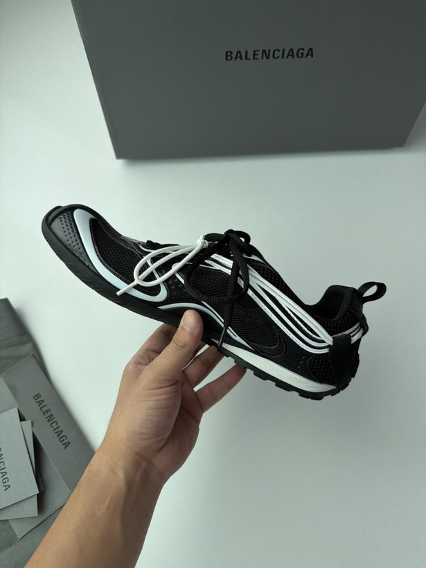 اسنیکر برند Balenciaga مدل Radar 2026