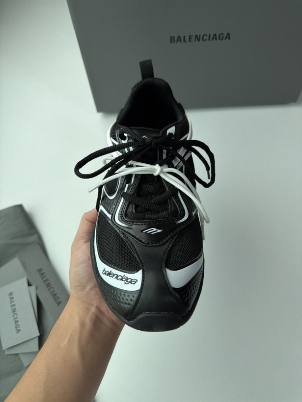اسنیکر برند Balenciaga مدل Radar 2026