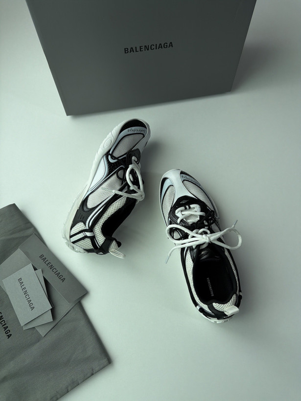 اسنیکر برند Balenciaga مدل Radar 2026