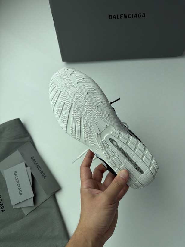 اسنیکر برند Balenciaga مدل Radar 2026