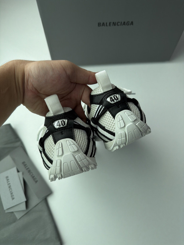 اسنیکر برند Balenciaga مدل Radar 2026