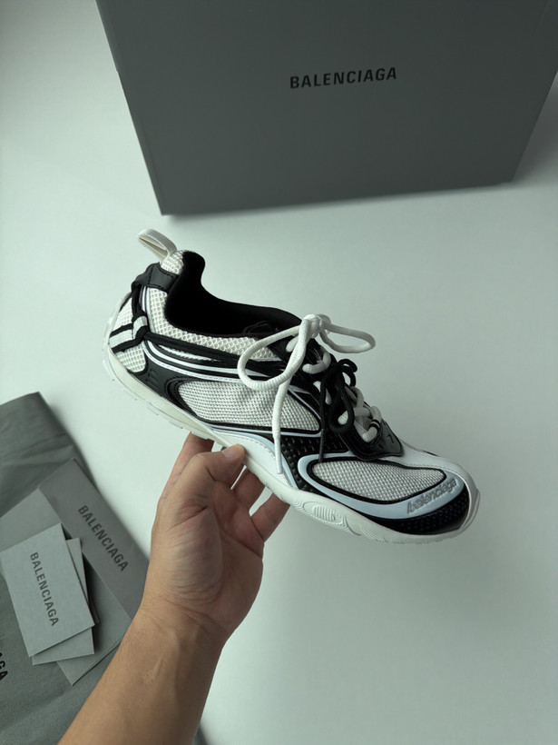 اسنیکر برند Balenciaga مدل Radar 2026