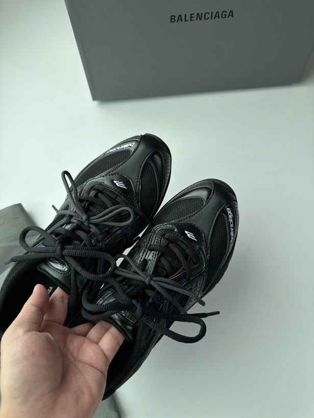 اسنیکر برند Balenciaga مدل Radar 2026