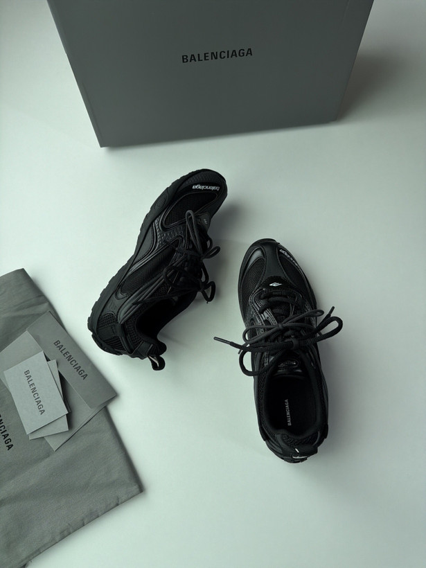 اسنیکر برند Balenciaga مدل Radar 2026