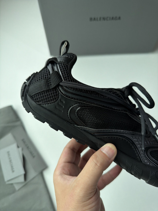 اسنیکر برند Balenciaga مدل Radar 2026