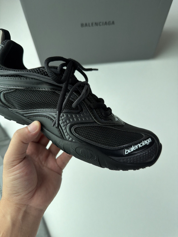 اسنیکر برند Balenciaga مدل Radar 2026