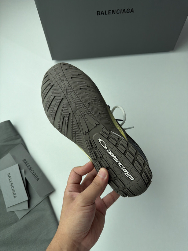 اسنیکر برند Balenciaga مدل Radar 2026