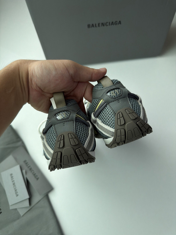 اسنیکر برند Balenciaga مدل Radar 2026