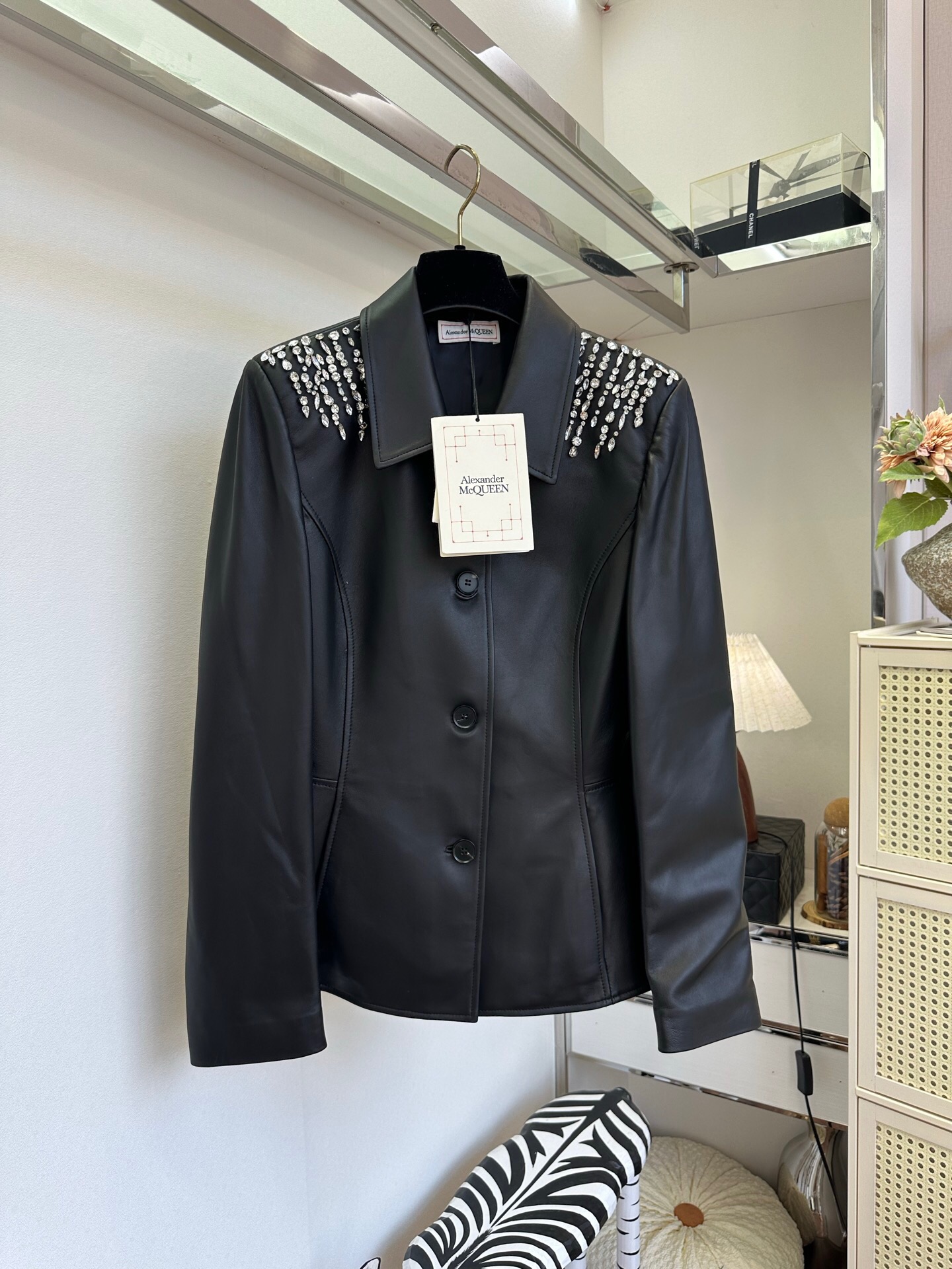 کت چرم زنانه برند Alexander McQueen