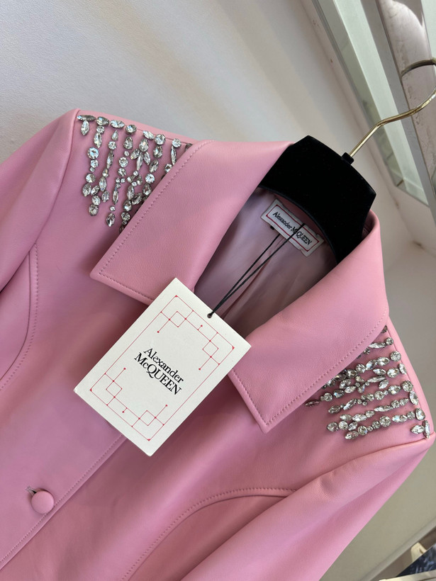 کت چرم زنانه برند Alexander McQueen