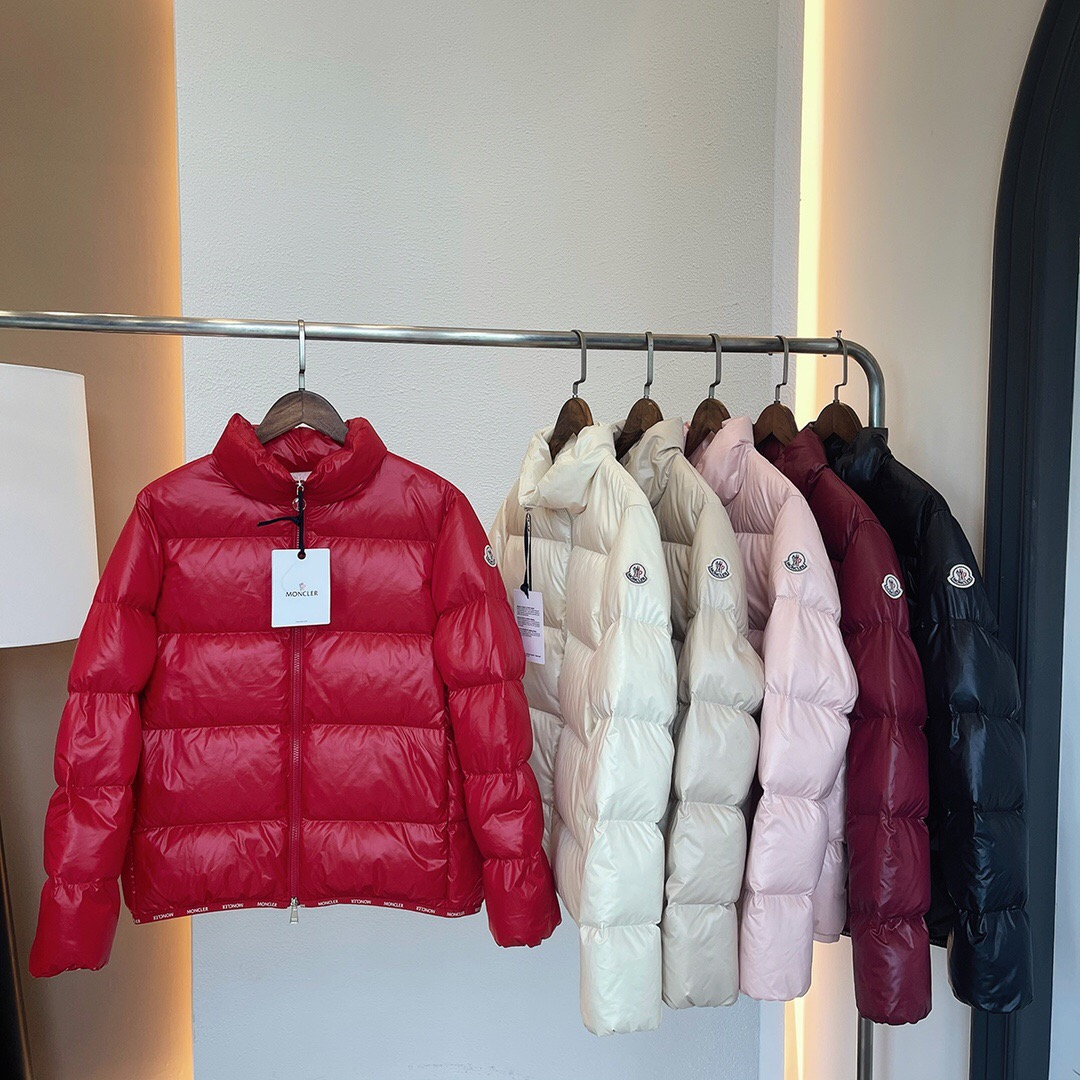 کاپشن زنانه برند Moncler