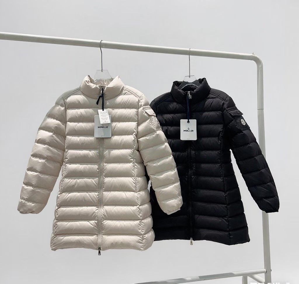 کاپشن زنانه برند Moncler