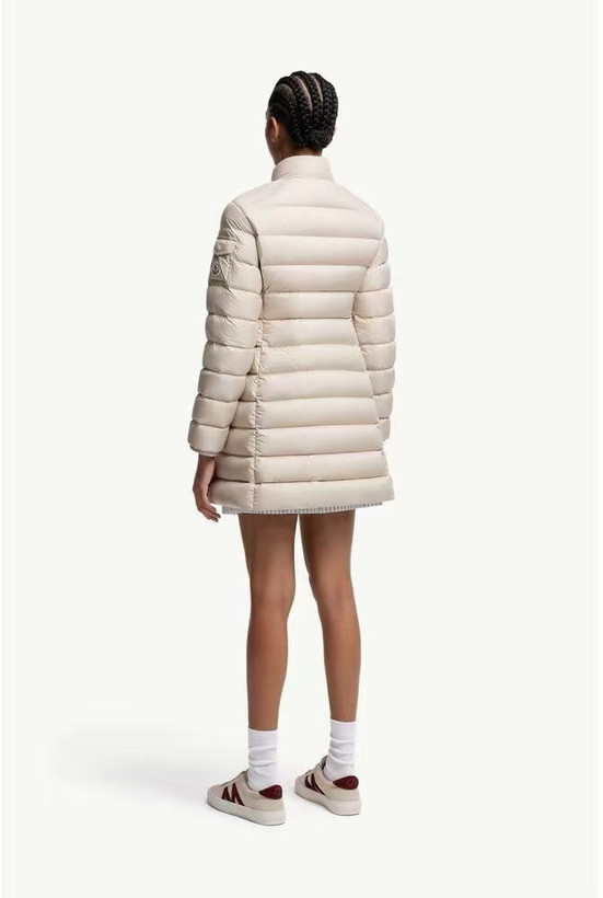 کاپشن زنانه برند Moncler