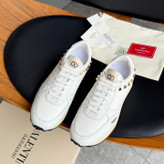 اسنیکر برند Valentino
