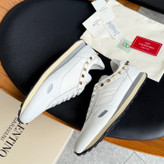 اسنیکر برند Valentino