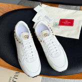 اسنیکر برند Valentino