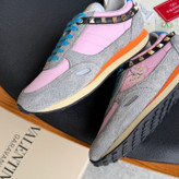اسنیکر برند Valentino