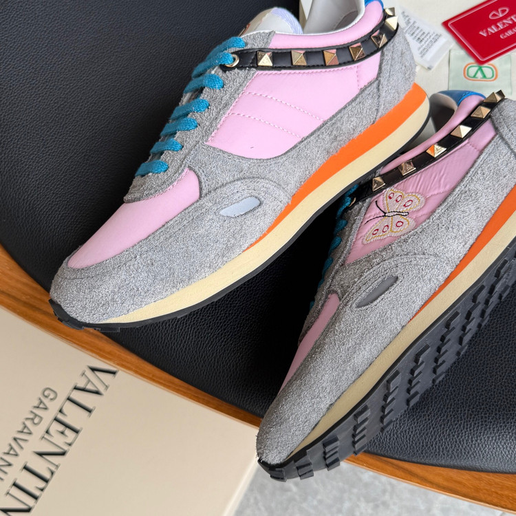 اسنیکر برند Valentino