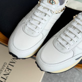 اسنیکر برند Valentino