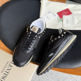 اسنیکر برند Valentino