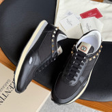 اسنیکر برند Valentino