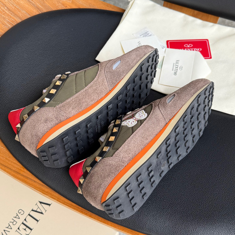 اسنیکر برند Valentino
