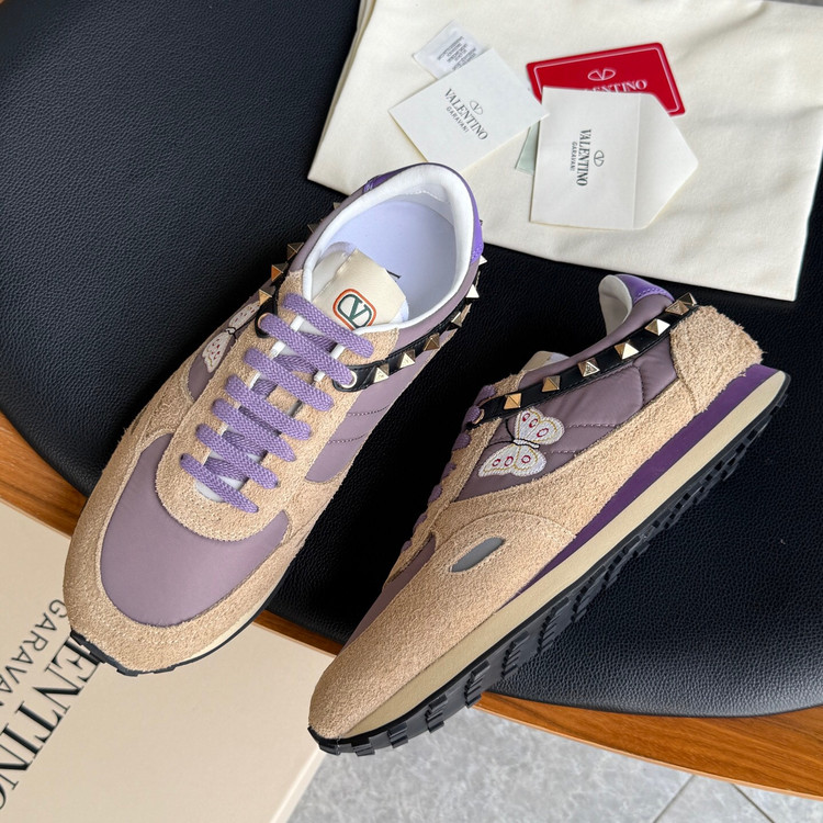 اسنیکر برند Valentino