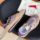 اسنیکر برند Valentino