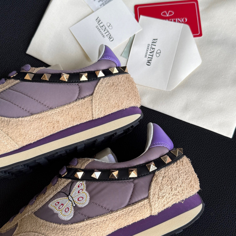 اسنیکر برند Valentino