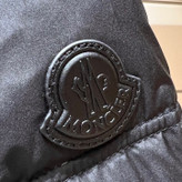 کاپشن زنانه برند Moncler