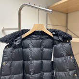 کاپشن زنانه برند Moncler