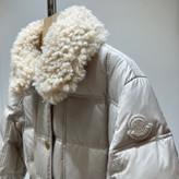 کاپشن زنانه برند Moncler