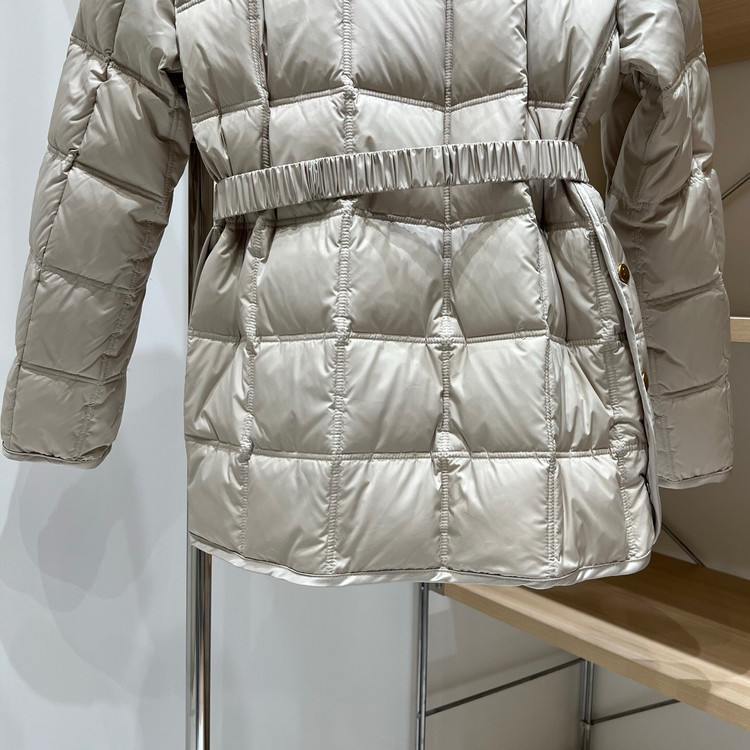 کاپشن زنانه برند Moncler