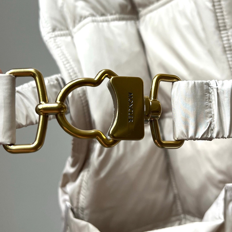 کاپشن زنانه برند Moncler