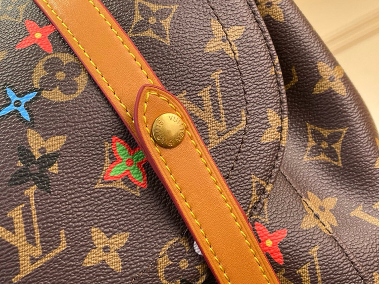 کوله پشتی برند Louis Vuitton