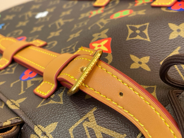 کوله پشتی برند Louis Vuitton