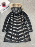 کاپشن زنانه برند Moncler
