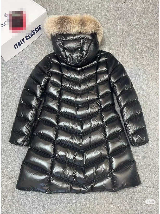 کاپشن زنانه برند Moncler