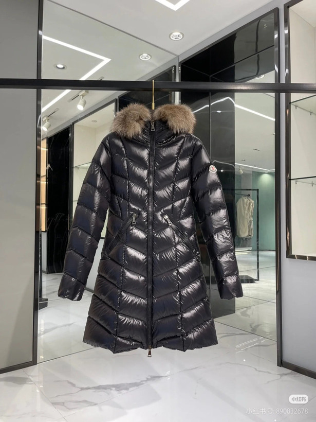 کاپشن زنانه برند Moncler
