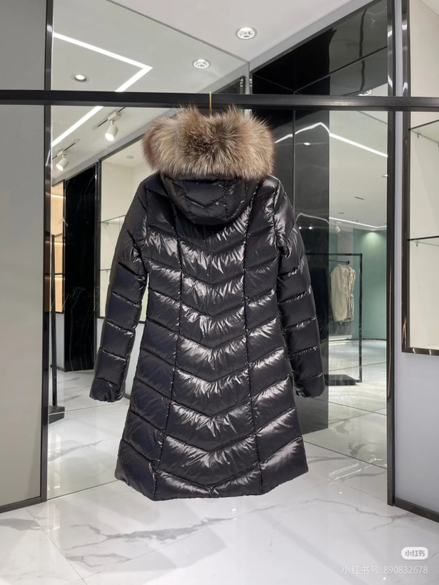 کاپشن زنانه برند Moncler
