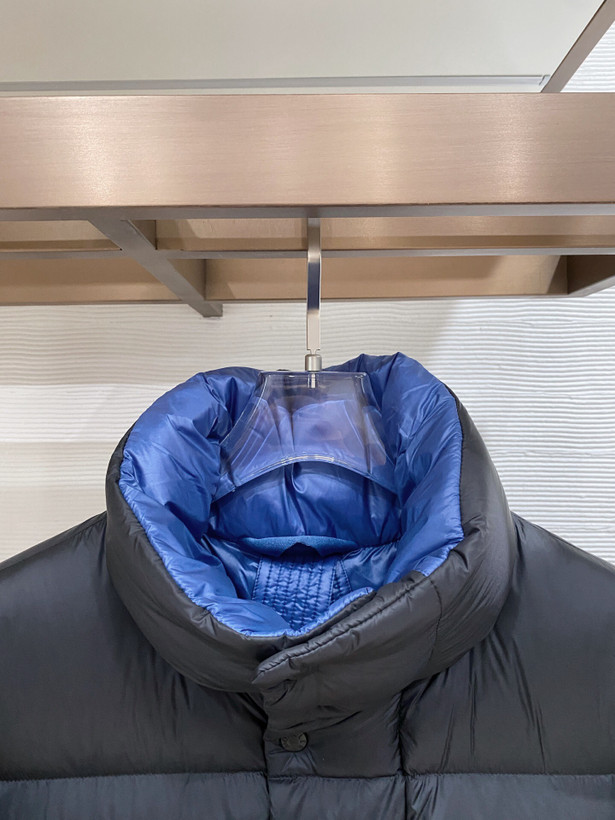 کاپشن مردانه برند Moncler