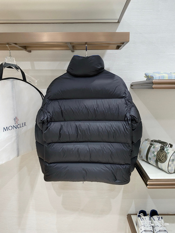 کاپشن مردانه برند Moncler