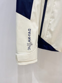 کاپشن برند Moncler