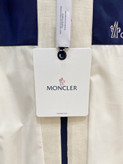 کاپشن برند Moncler
