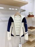 کاپشن برند Moncler