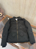 کاپشن برند Louis Vuitton