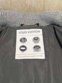 کاپشن برند Louis Vuitton